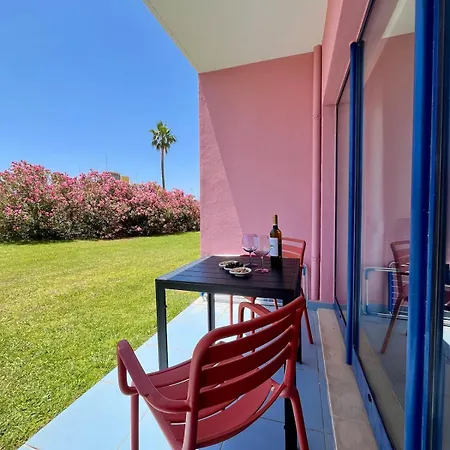 New Listing - Colorbay At Marina, Apartamento *